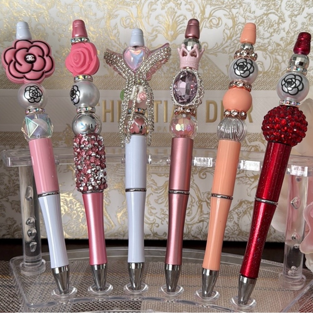 One New Handmade Bling Rhinestone Pen